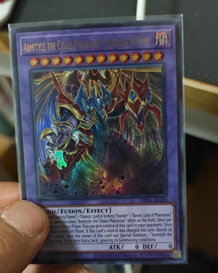 Yugioh Konami Duel Monsters PHNI-AE100 Armityle The Chaos Phantasm - Fantasma Di Fu Ultra Rare Collezione Asiatica Inglese Carta Menta