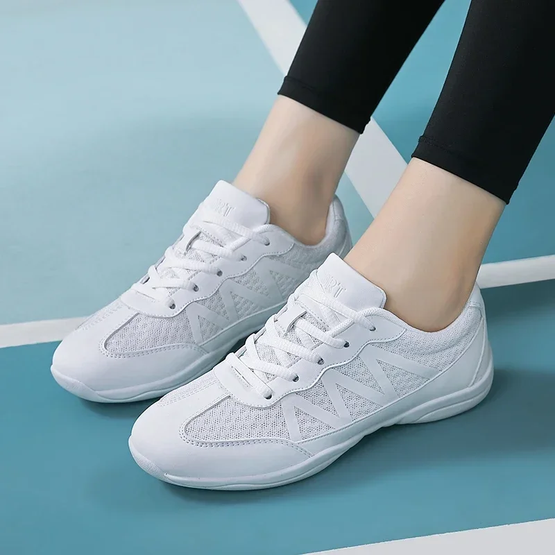 Scarpe da ginnastica Casual bianche scarpe da donna 2024 estate Mesh traspirante scarpe da corsa ultraleggere cesto da donna Tenis Feminino Plus Size