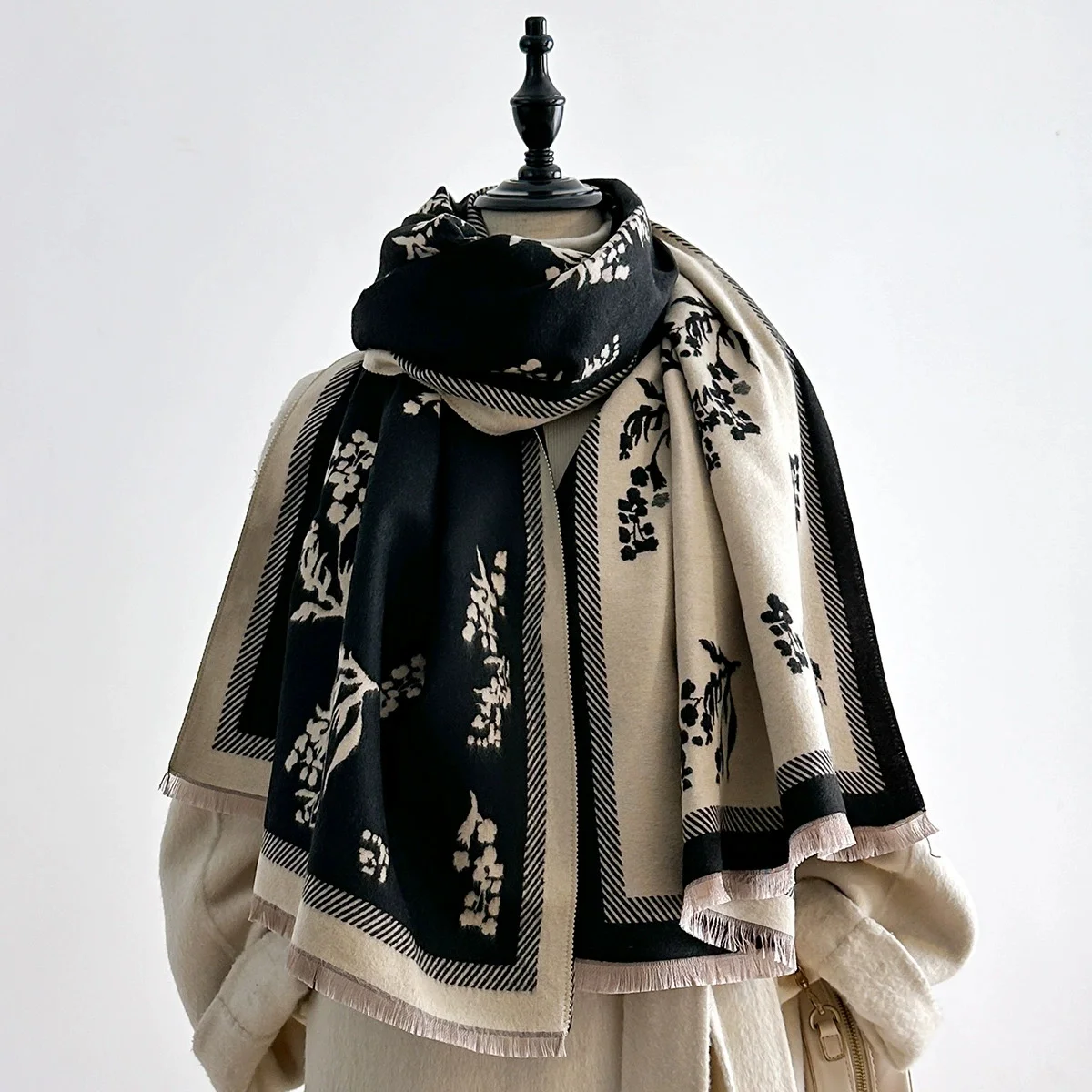 

Новый женский шарф с двусторонним принтом, имитация кашемира, мягкая теплая шаль из пашмины, осенне-зимний холодостойкий ветрозащитный шарф-одеяло