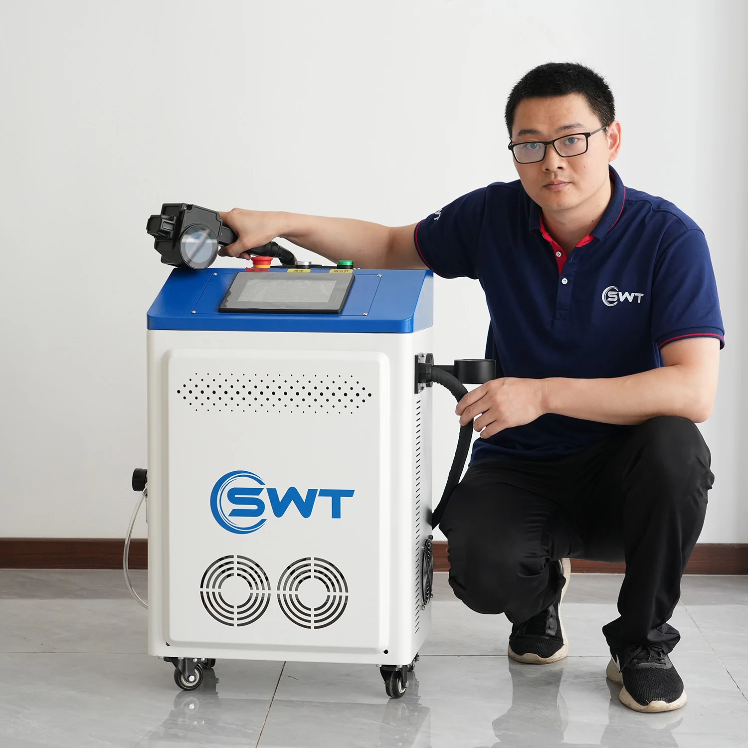 

300W Suitcase Pulse Laser Rust Machine Laser Cleaning Cleaner for Metal Paint Oil Oxide Layer Coating