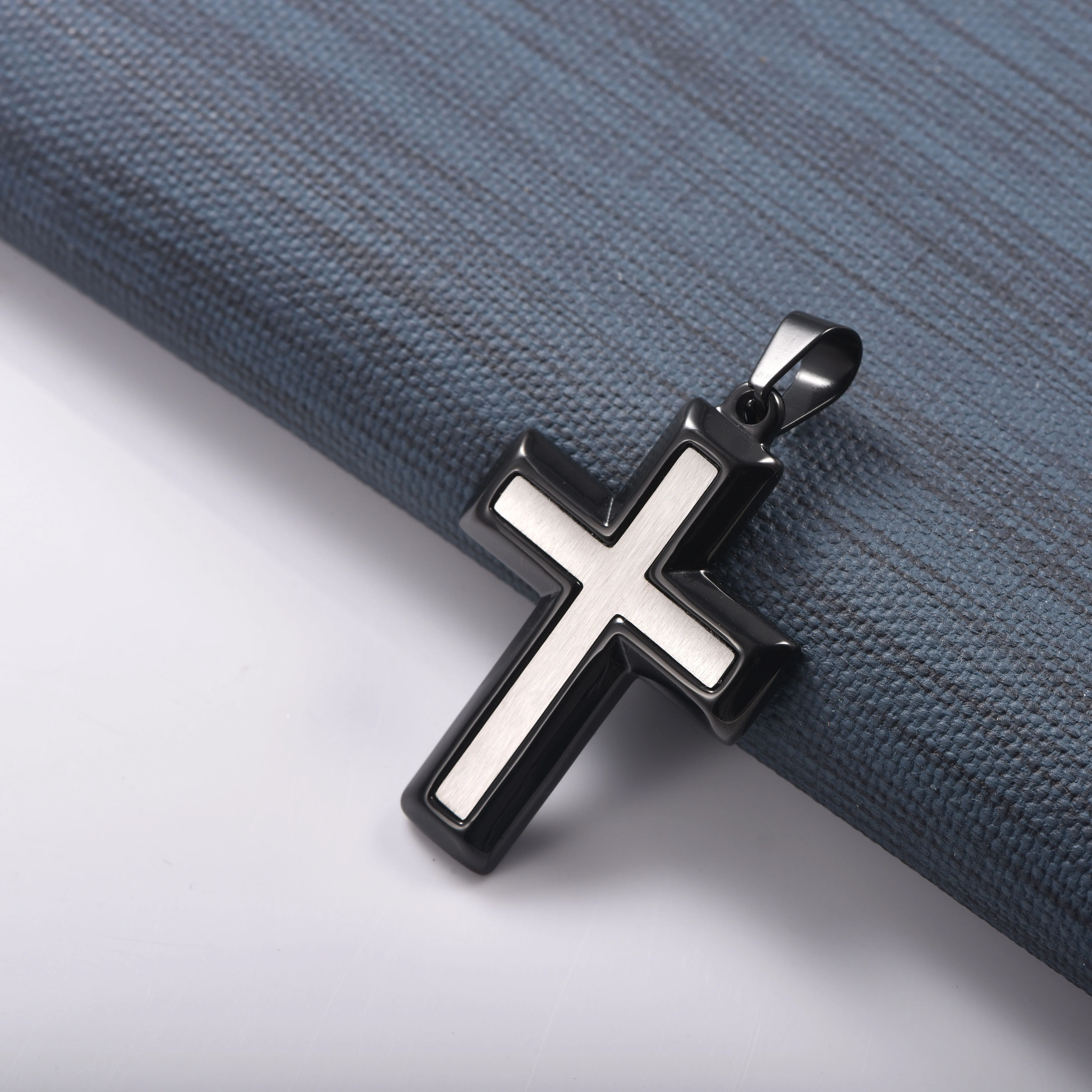 Mehrschichtige Kreuz-Anhänger-Halskette aus Edelstahl, Unisex, Herren-Halskette, Geschenk – Detail 2