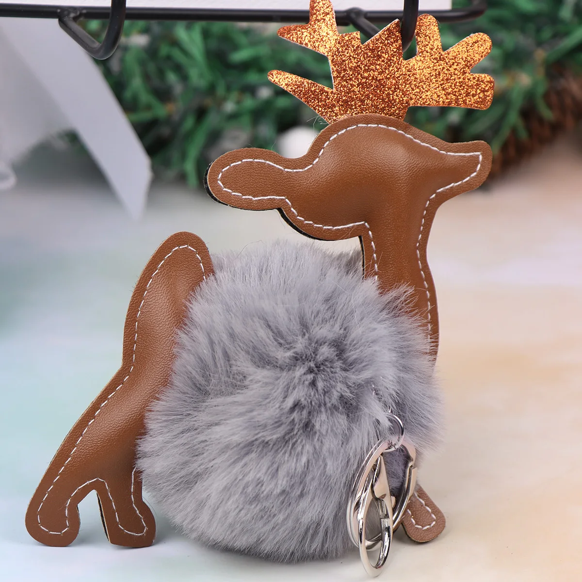 Porte-clés de Noël en forme d'élis gris clair, adorable pendentif à suspendre pour sac à main, décoration pour clés de voiture, téléphone portable, idée cadeau DIY pour Noël