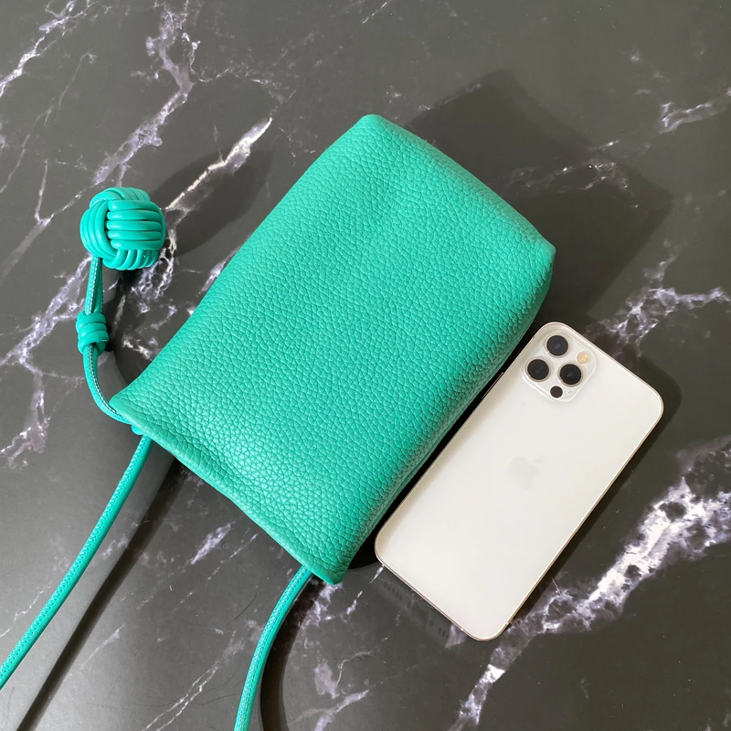 الاسم المخصص الأوليات الأولى من الجلد الأصلي أكياس حبال صغيرة للنساء حقائب اليد الفاخرة والمحافظ 2025 جديدة في كيس كتف الهاتف المحمول من الجلد #4