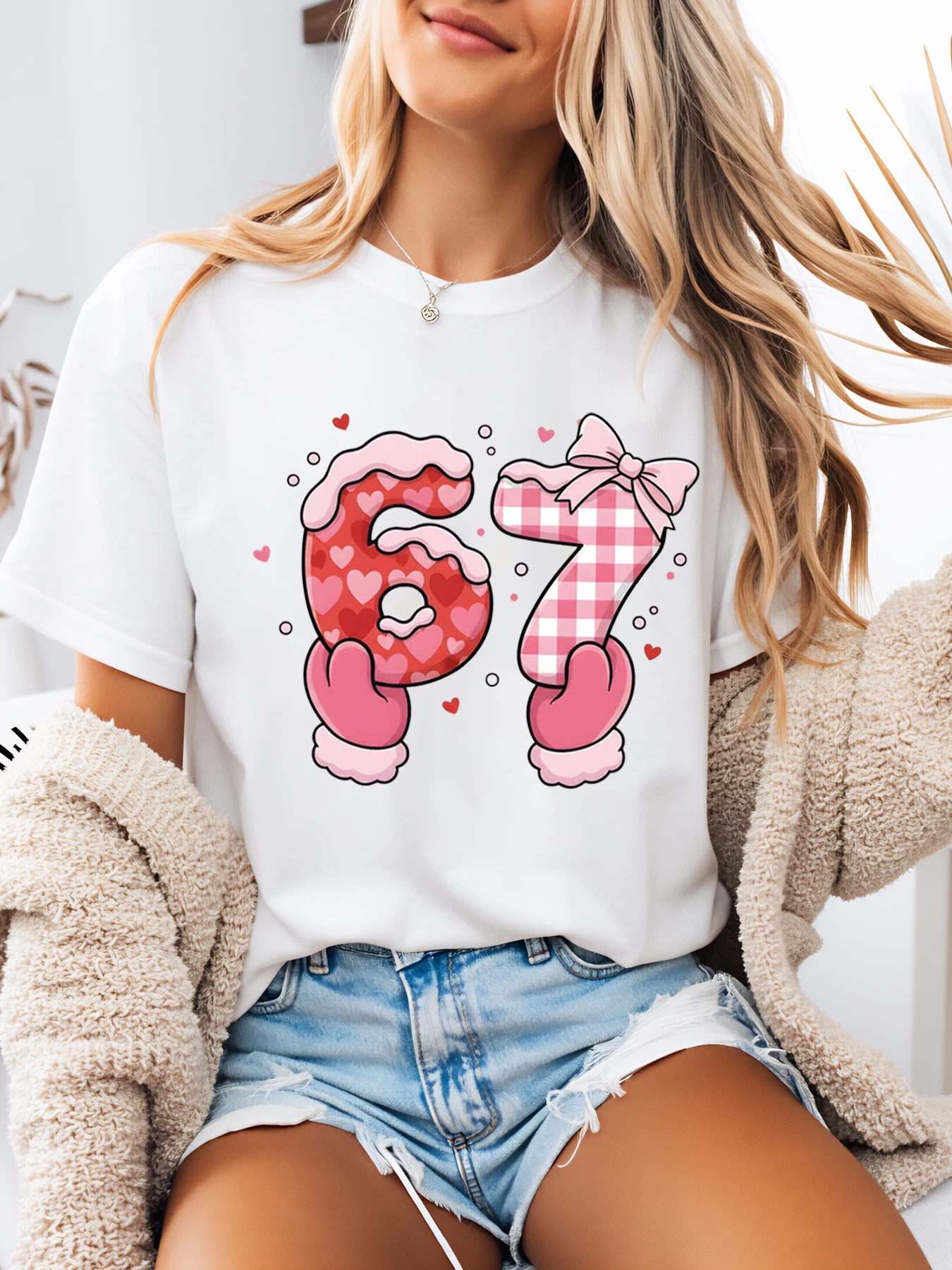 Niedliches Valentinstags-T-Shirt mit 67-Zahlen-Aufdruck für Damen, Freizeitkleidung, Weiß, Übergröße