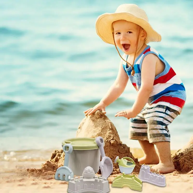 Set mainan pasir pantai 8 buah, mainan pantai termasuk truk ember hewan cetakan kotak pasir untuk balita anak-anak bermain dalam ruangan luar ruangan