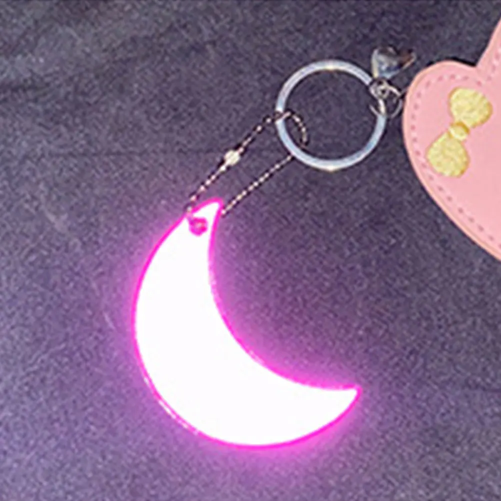 

14pcs Reflective Keychain Safety Pendants Moon Shaped Backpack Tag Stroller Label Surfboard Pendant Chain Night Cycling Jogging