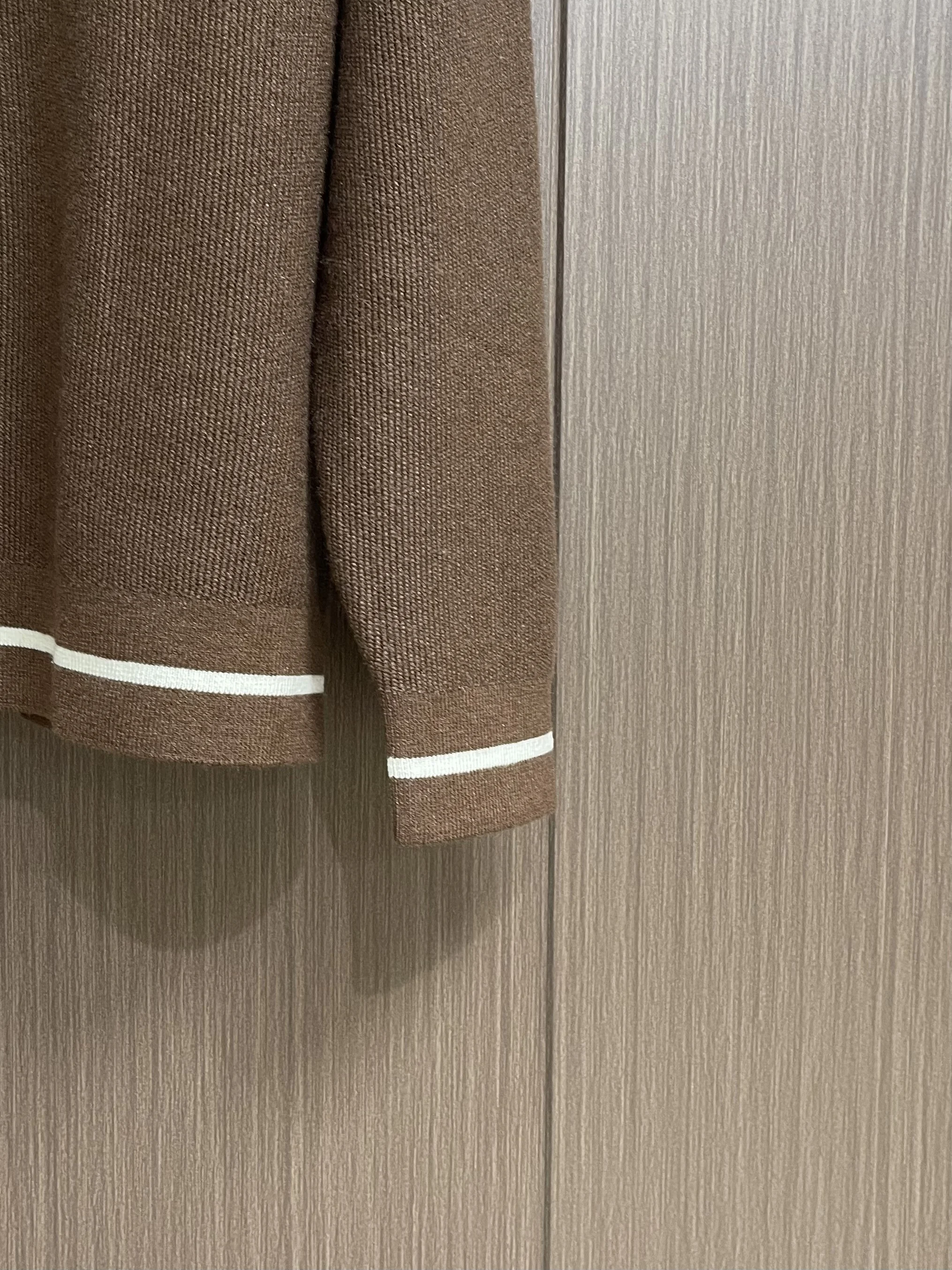 سترة صوف كاجوال بأزرار من الصوف بنسبة 100% من LP