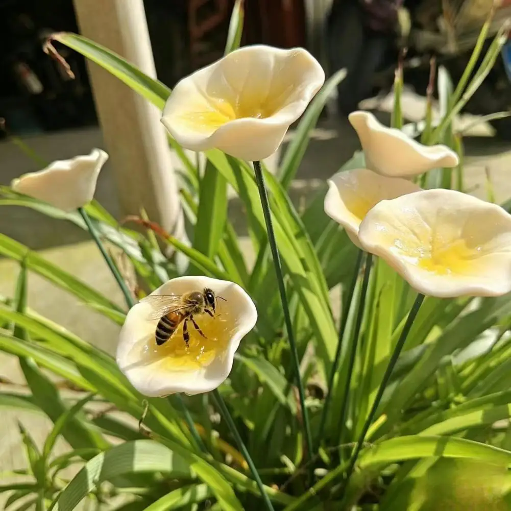 Bee Watering Station Realistic Flower Design Garden Bees Bath Ceramic Bee Waterer Arrangement Bee Bath Bowl Outdoor Patio Decor