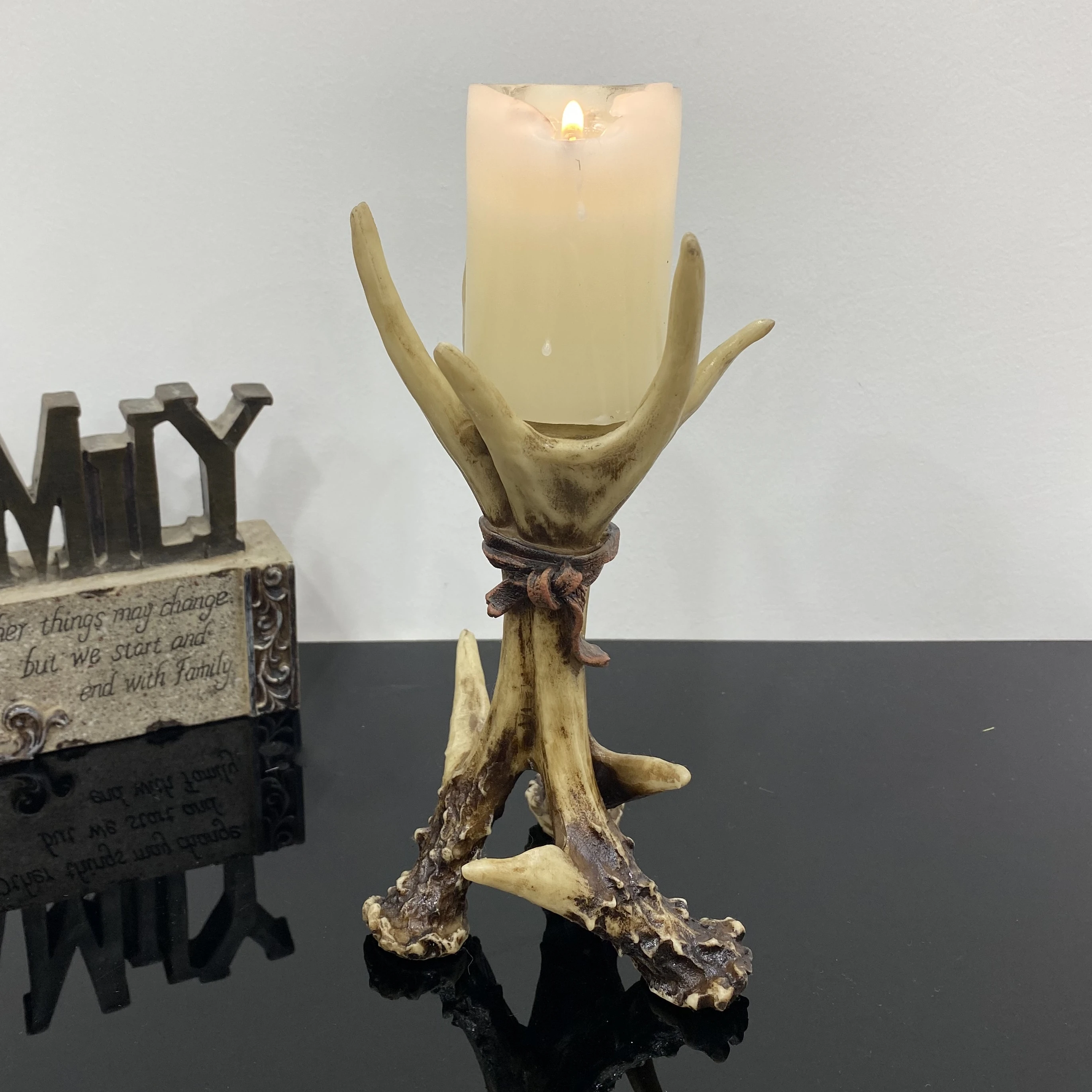 Vintage Antler Candlesticks Resin Animal Candle Holder Antlers Deer Statue Home Decor Living Room Fireplace Christmas Decoration