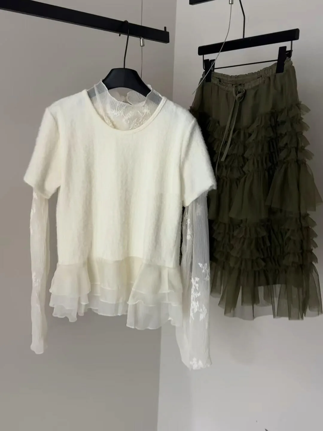 

Женский приталенный топ Ele Long Sve T-irt из хлопка и полиэстера с элементами пэчворка для многослойного образа, весенний