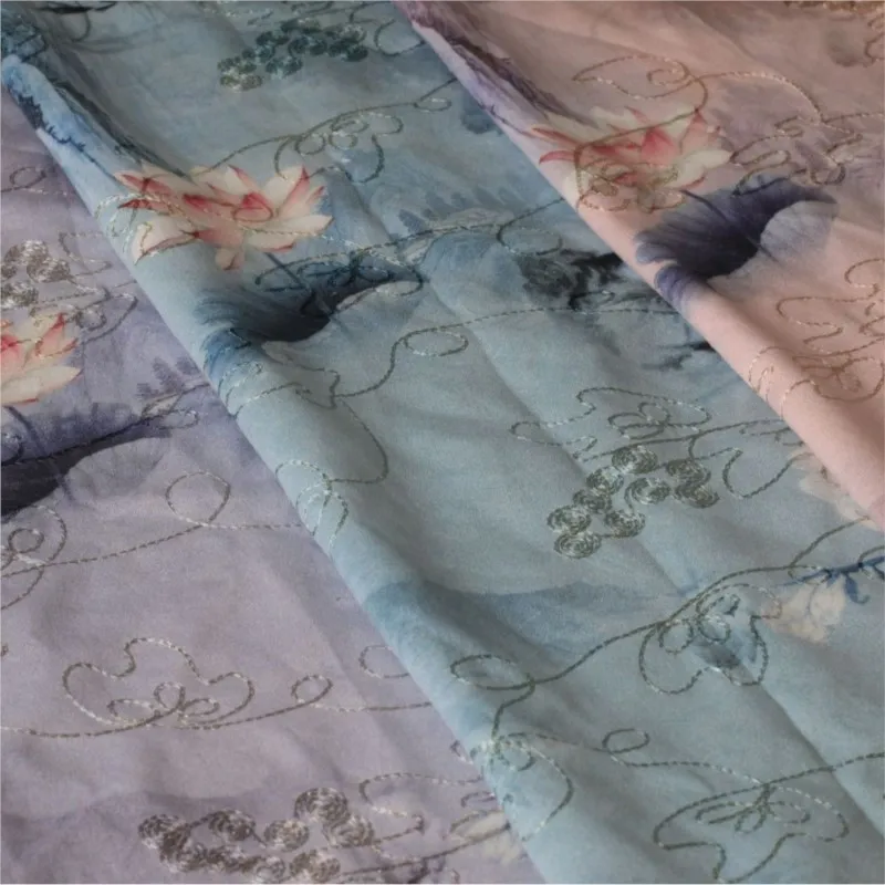 

The new traditional Chinese style printed fabric ink-scented yunsha is simple and elegant with a tie-dye