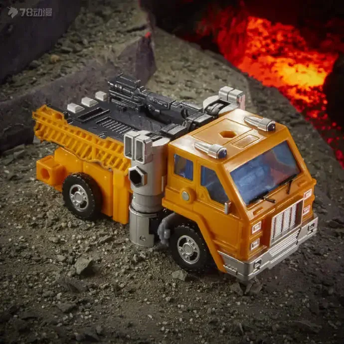 In Stock HASBRO  War For Cybertron KingDom WFC-K16 Huffer Action Figure Hobby Model Collection Toy Gift