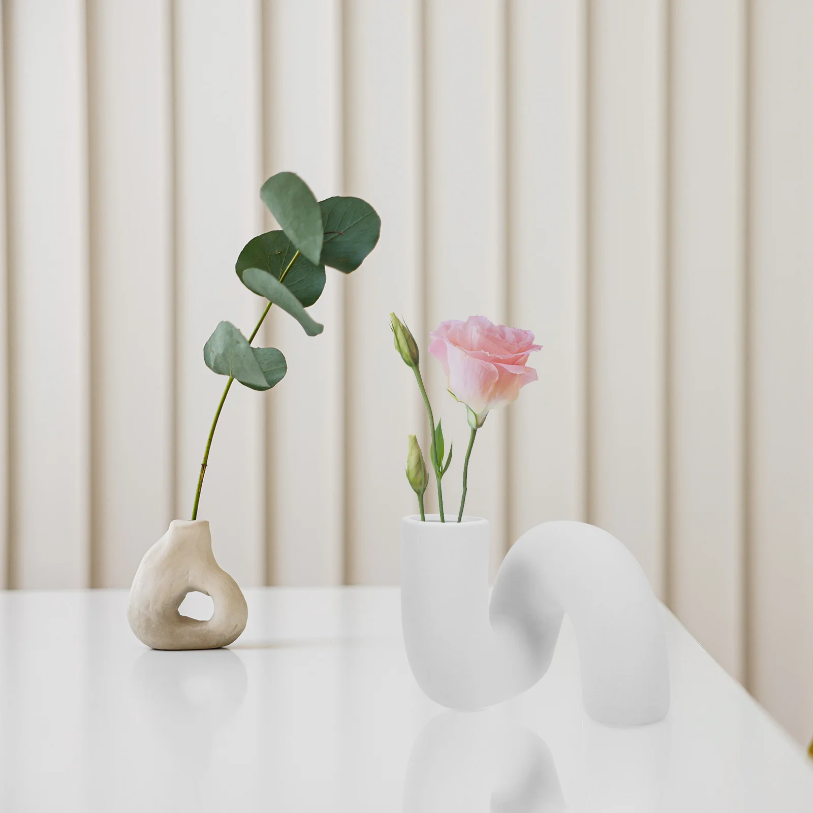 

Creative Ceramic Vase Twist-Shaped Flower Arrangement Vase for Home Decoration Dried Flowers Desktop Display