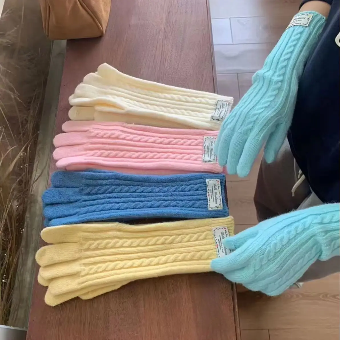 Women's Textured Knit Gloves 2026 Fall Winter Warm Touchscreen Five Finger Coldproof Cold Weather Handwear Sweet Style