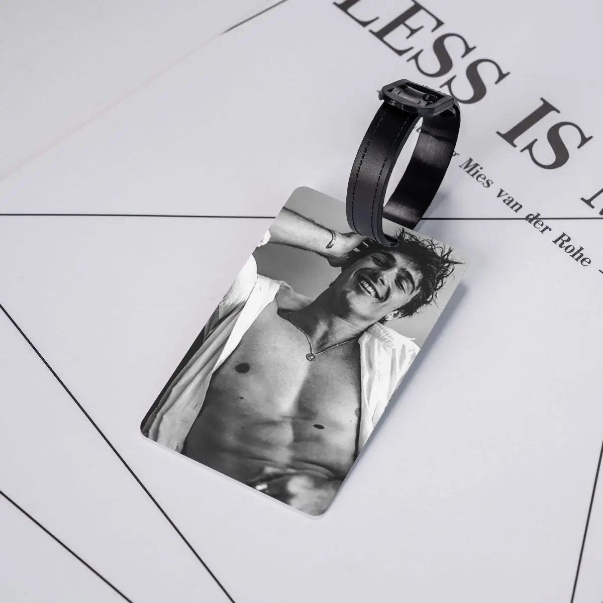 

Бирка для багажа с именем и адресом, аксессуар для чемодана, держатель для багажной этикетки, для путешествий, с изображением актёра Джейкоба Элорди (австралийский актёр)