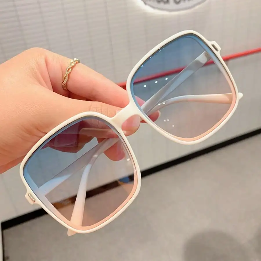Oversized Square  For Women - Retro Gradient Jelly Color Shades With Rivet Detail, Protection Fashion Eyewear