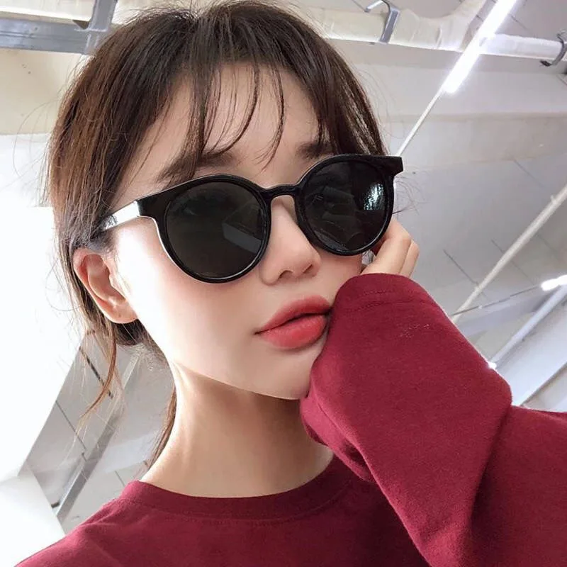 Small Round Sunglasses Women Vintage Brand Designer Brown Sun Glasses Round Frame Rivet Shades UV400 Gafas De Sol