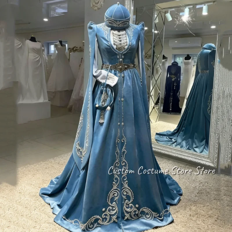Graublaues kircasisches Hochzeitskleid mit langen Ärmeln, elegantes marokkanisches Gewand, bestickte Taillenschärpe, Brautkleid, maßgeschneiderte Kleider