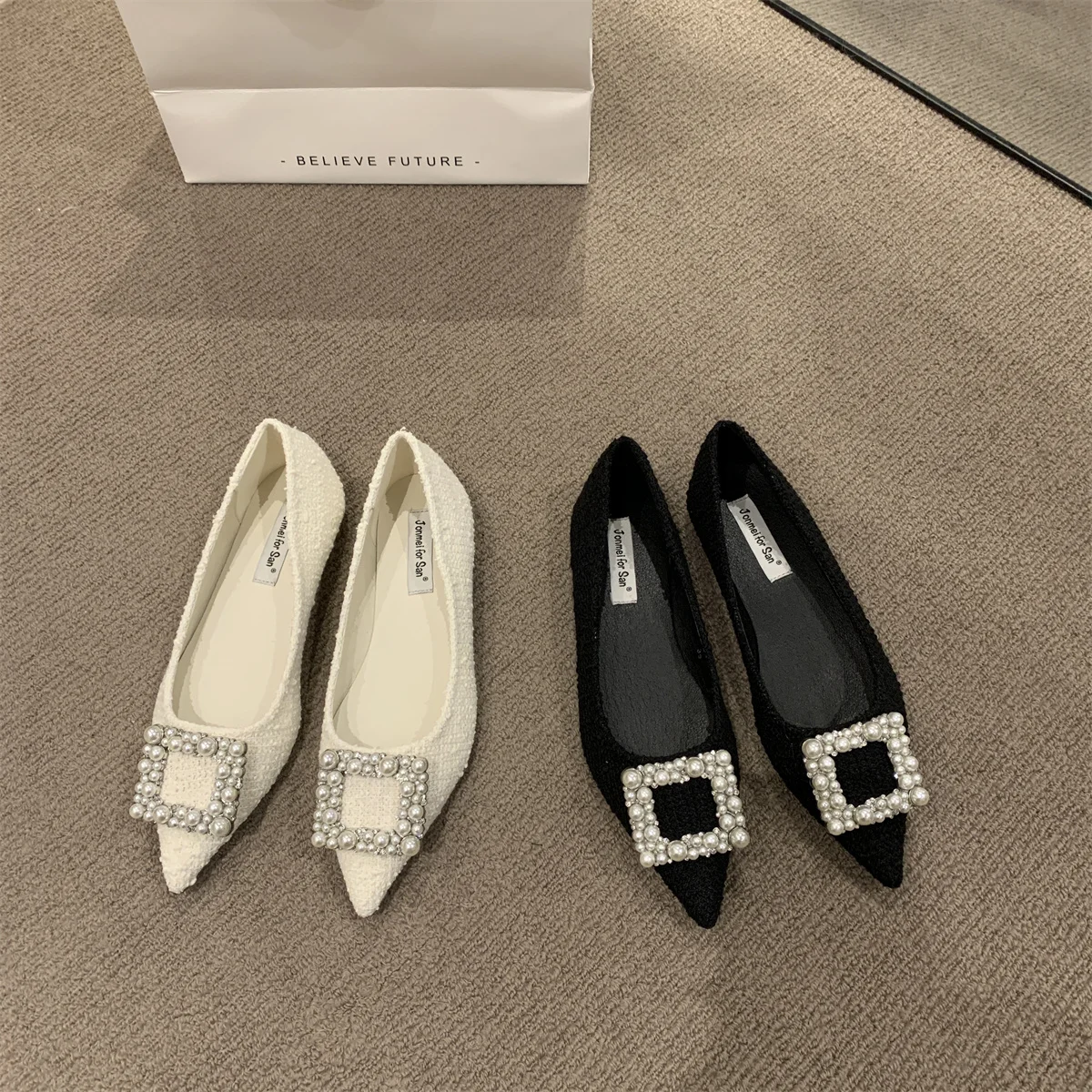 2025 الربيع والخريف جديد عصري وأشار حجم كبير حذاء مسطح اللؤلؤ مربع مشبك أسود صغير الحجم أحذية نسائية عادية #3