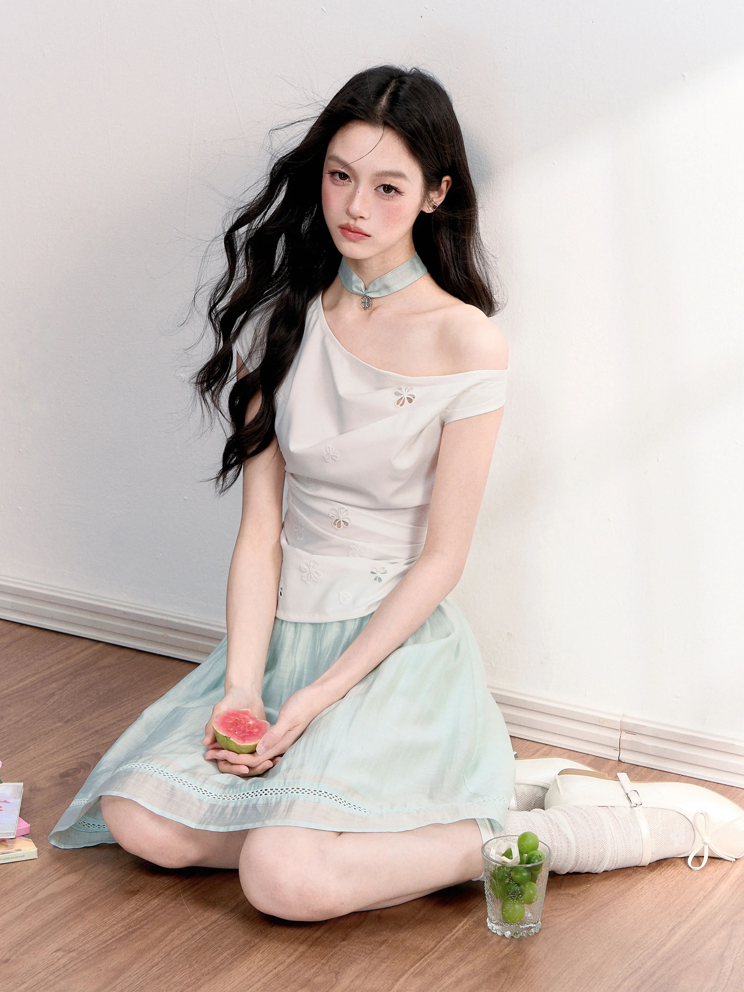 Fragile Heart Embroidered Hollow out Four Leaf Clover Shoulder Baring T Shirt Simple Style Polyester Short Sleeve Women's Top