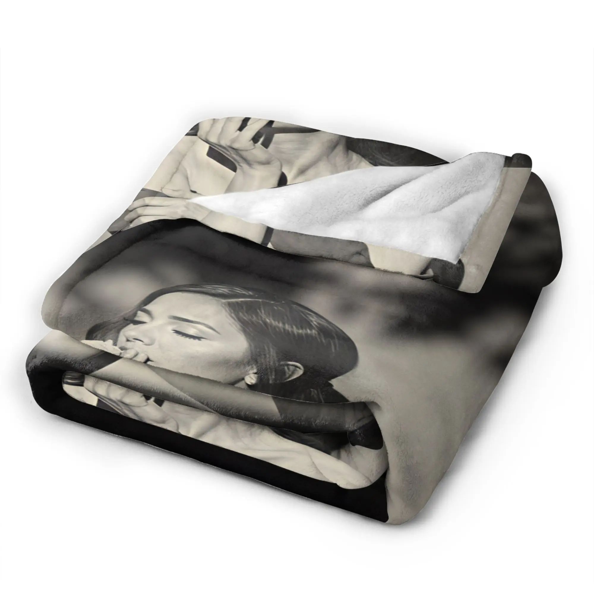 Arianas Grande  Soft Blanket  Novelty Travel Car Throw Blanket Couch Bed Flannel Bedspread Sofa Bed Cover