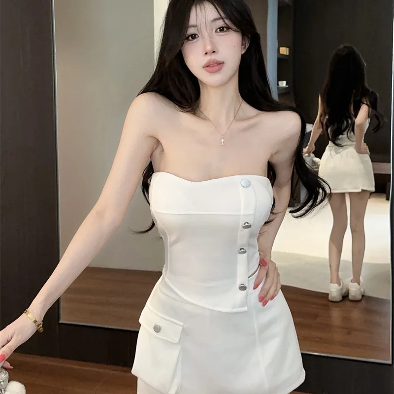 

Slimming Summer 2026 Two-Piece Set with Halter Neck Short Skirt And Bustier Top Bodycon Style Fashionable And Elegant