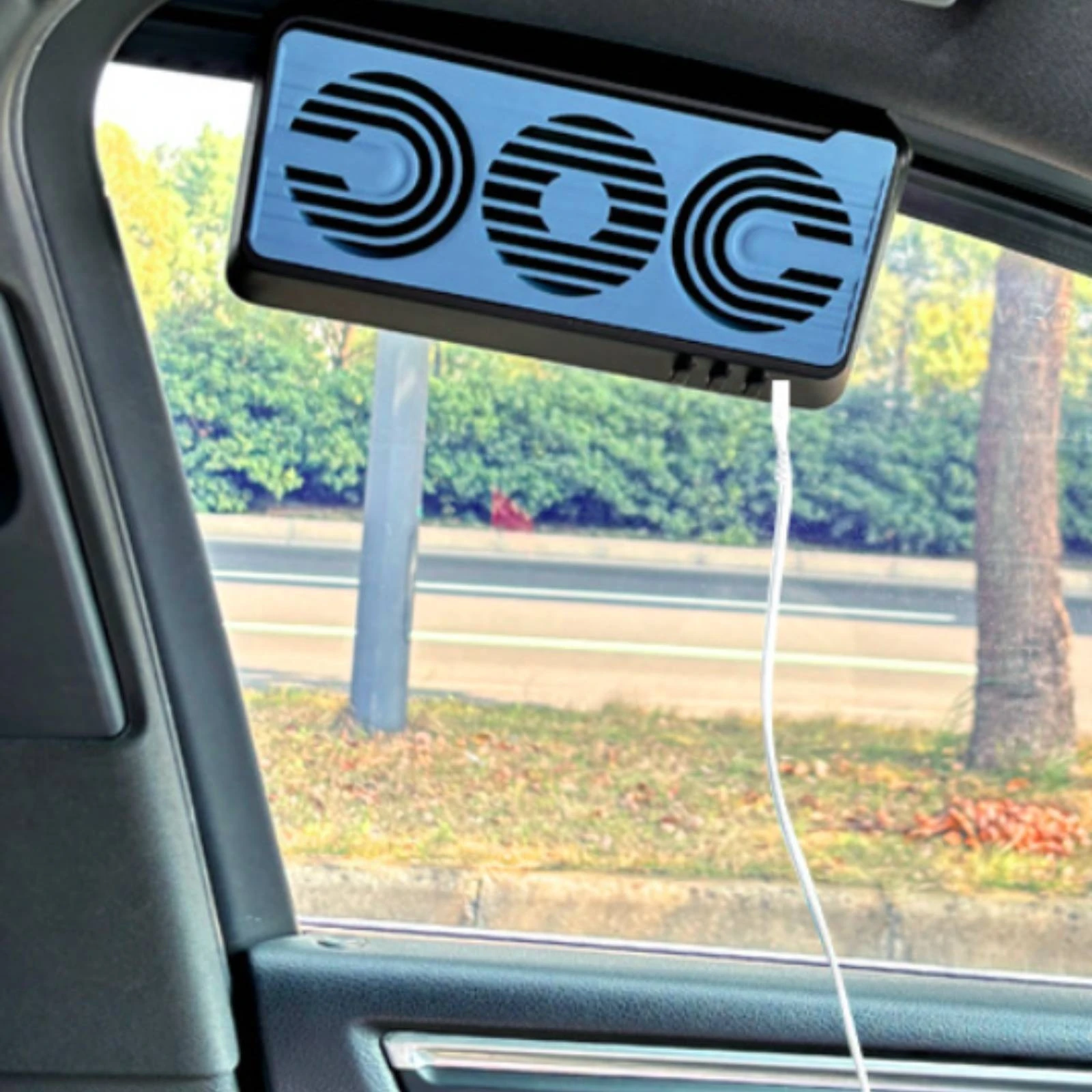 

Compact Suction-and-blow Vehicle Fan with Three Vent Grille Control Switches for Practical Cabin Ventilation