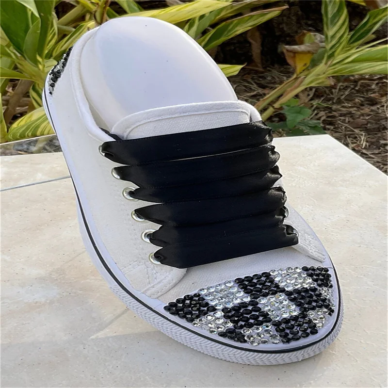 

Low top canvas custom handmade diamond black and white stitching lace breathable casual women's sneakers 35-46