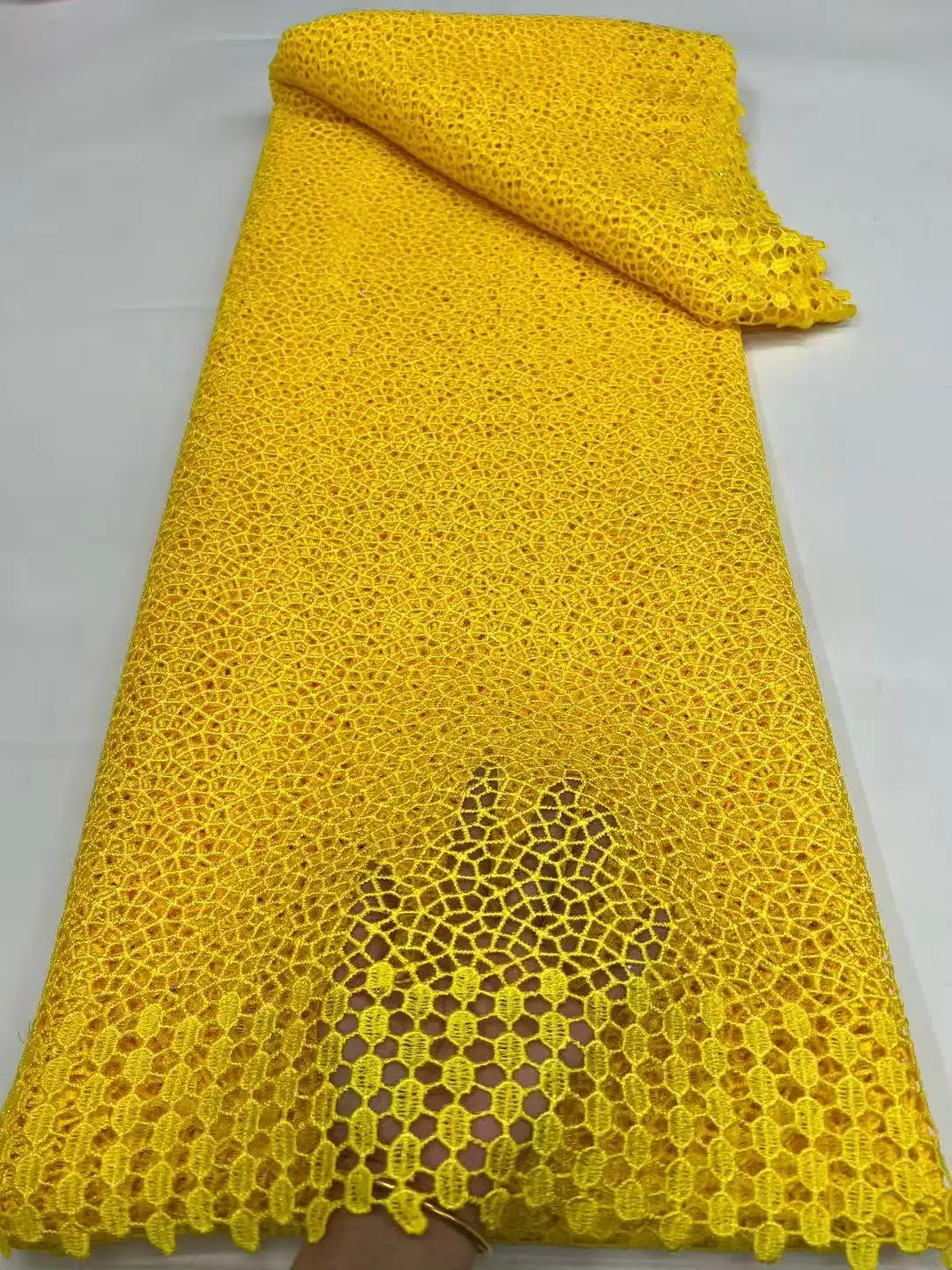 tissus-de-dentelle-guipure-africaine-2026-de-haute-qualite-dentelle-nigeriane-a-cordon-et-pierres-soluble-dans-l'eau-pour-robes-de-soiree-pour-femmes-couture-5-yards