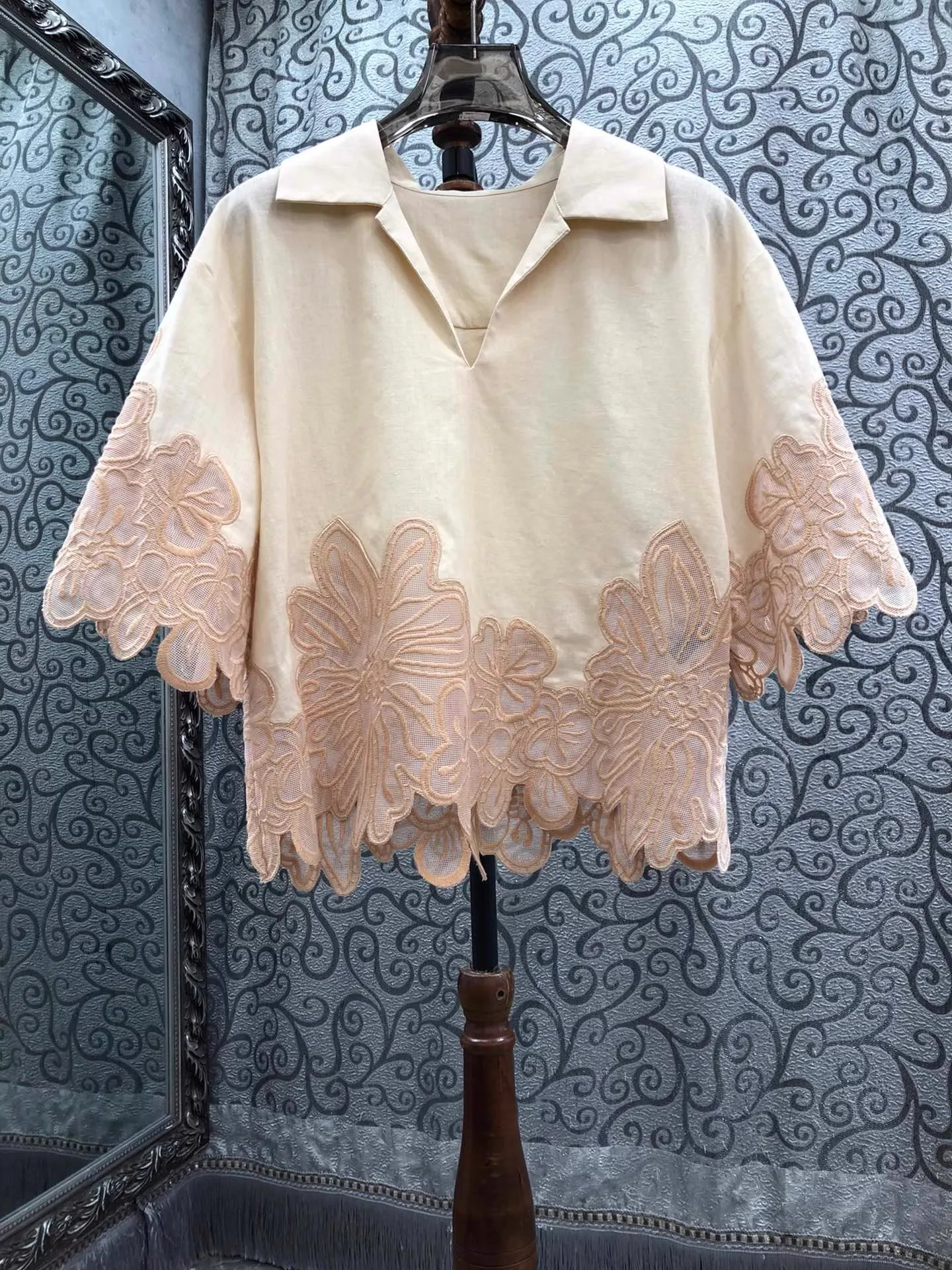 

Tops Fashion New Blouses Shirt 2025 Summer Women Turn-down Collar Exquisite Embroidery Patchwork Short Sleeve Apricot Blue Top