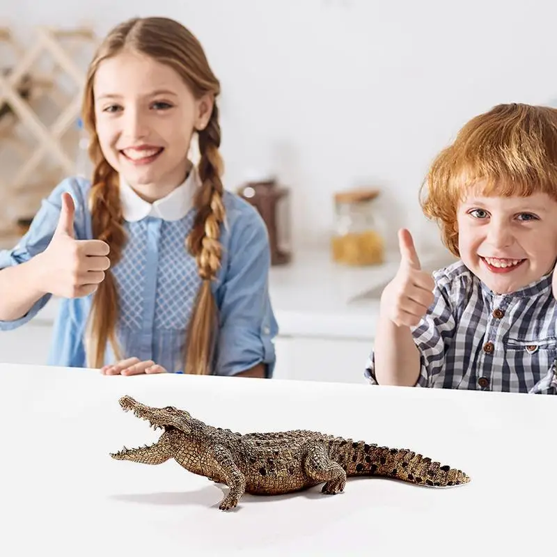 Детская игрушка «крокодил»