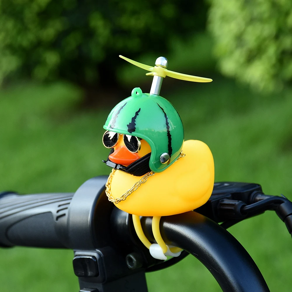 

Yellow Ducks with Helmets for Bicycle, Scooter, Motorcycle Handlebar, Rotational Take-copter Ornament Mini Rubber Duck Decor