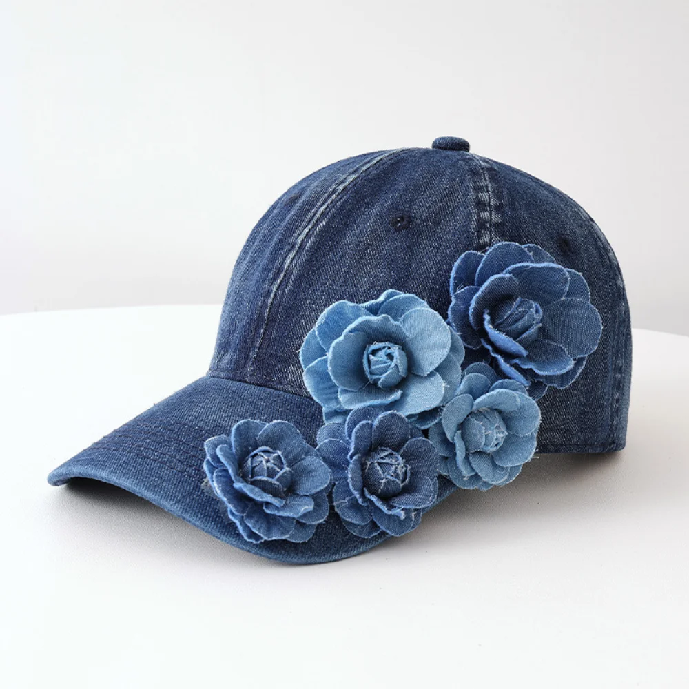 Three-dimensional 5-flower fabric flower denim baseball cap, with a retro country style, suitable for casual vacation outfits.