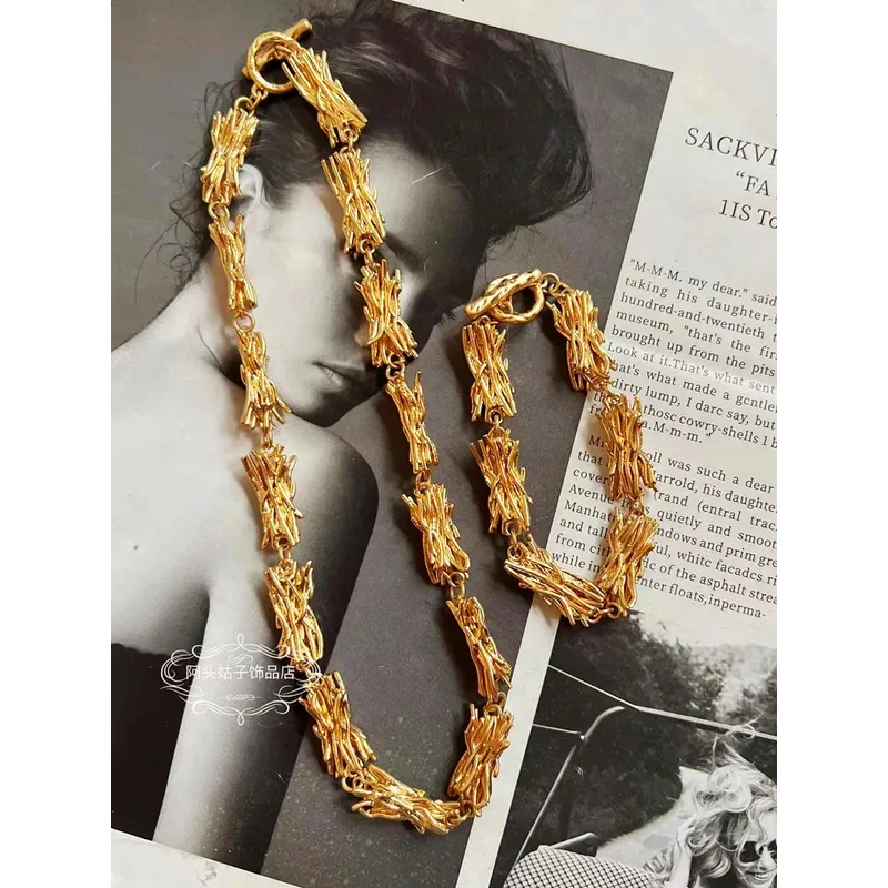 

Europe and the United States light luxury niche vintage brass gold plated pure hand-carved gold coral necklace bracelet earrings