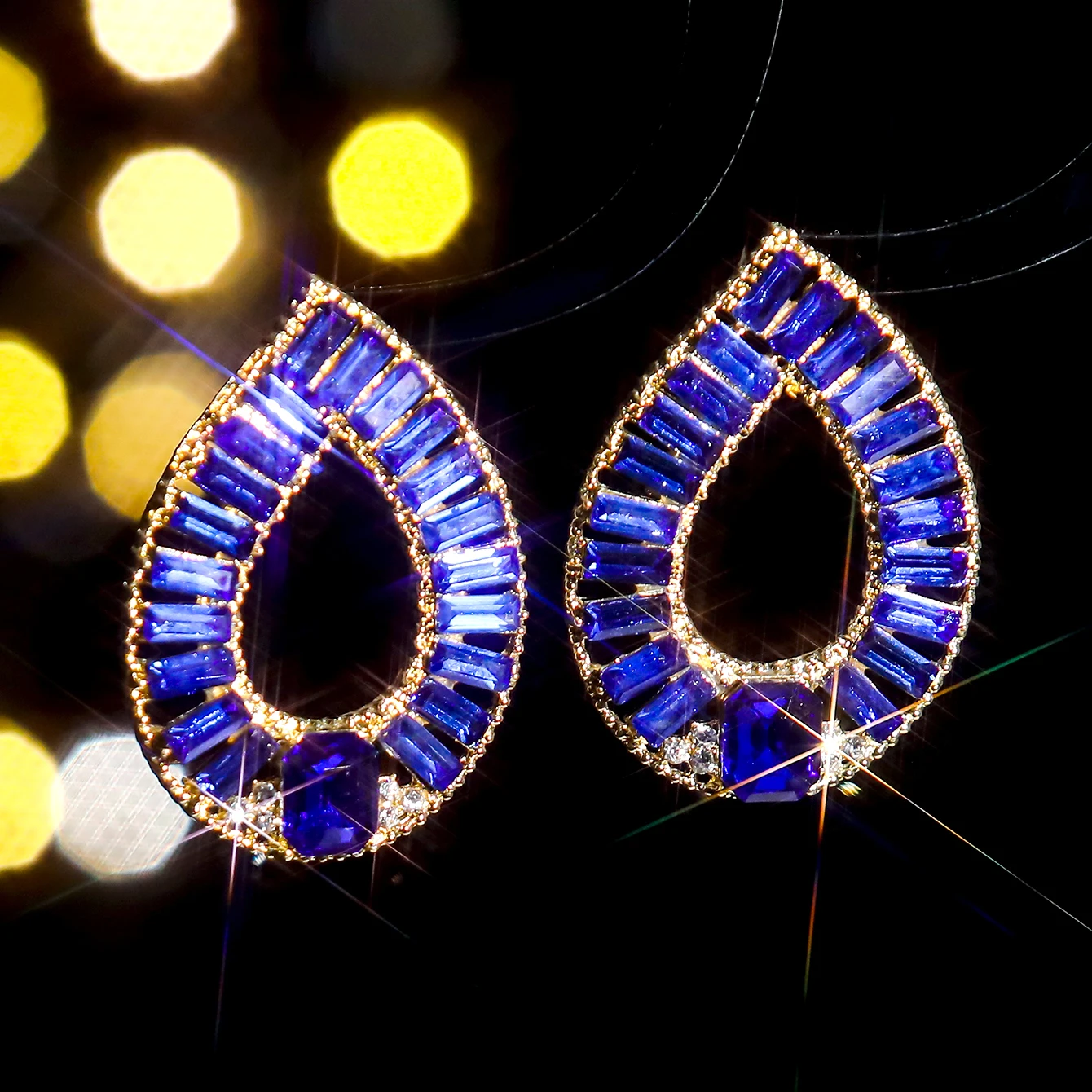 Shiny teardrop-shaped alloy with zirconia earrings female high-level sense of simplicity versatile temperament earrings