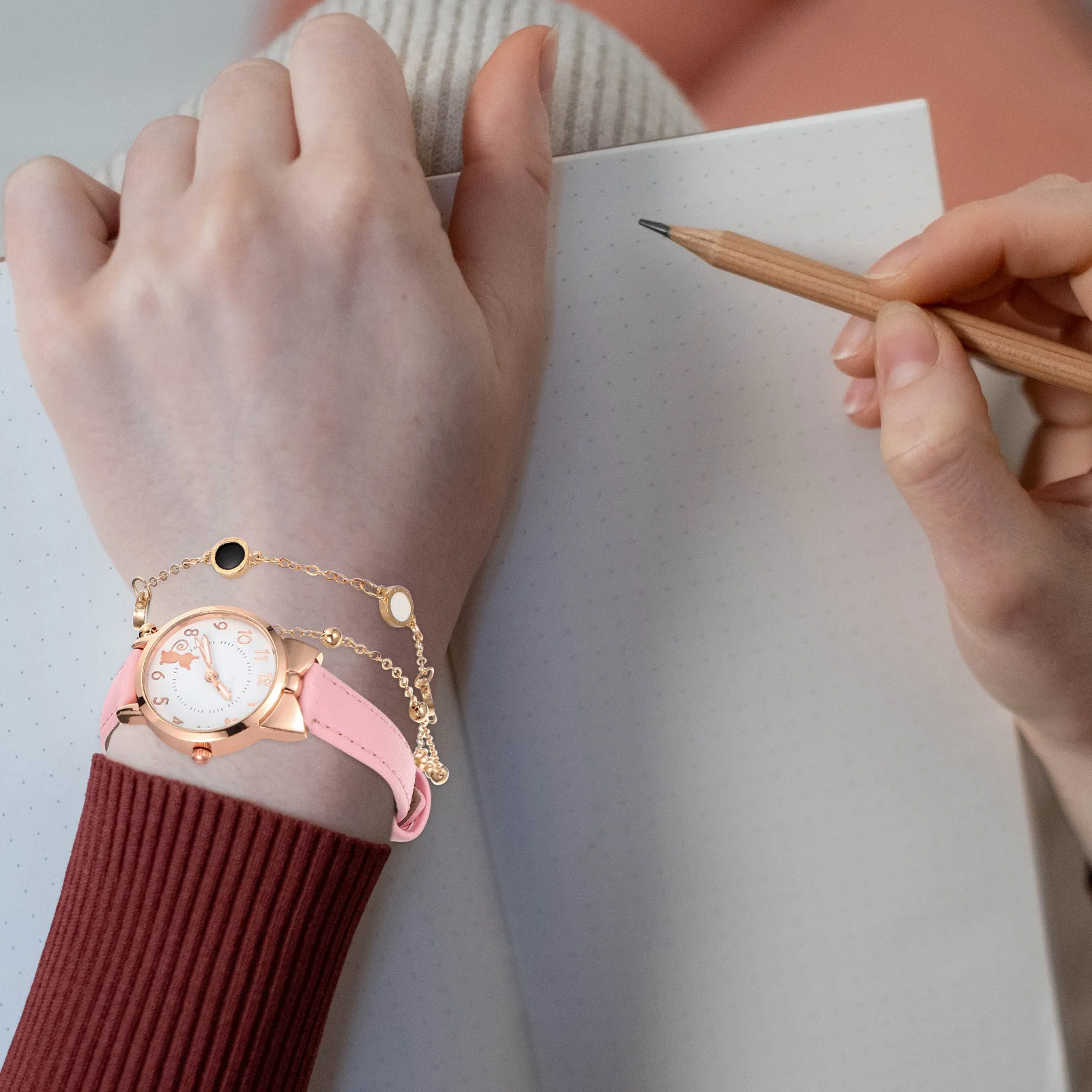 

1 set Belt Watch Bracelet Set Pink Metal Cartoon Cat Quartz Analog Watches for Girls Stylish Fashion Accessories Gift