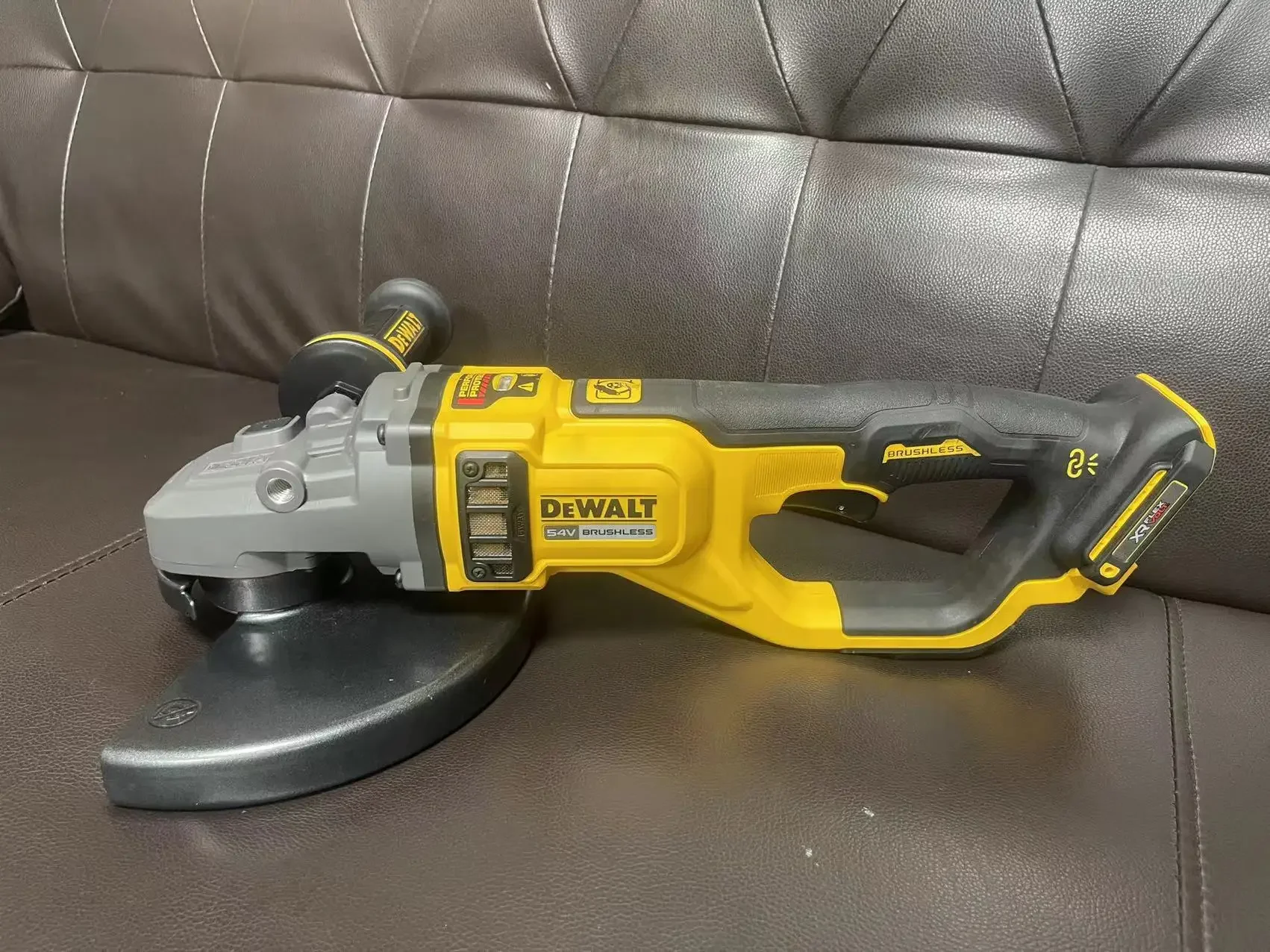 Dewalt DCG460NK 54v XR Flexvolt 230mm Brushless Angle Grinder，NEARLY NEW,TOOL ONLY