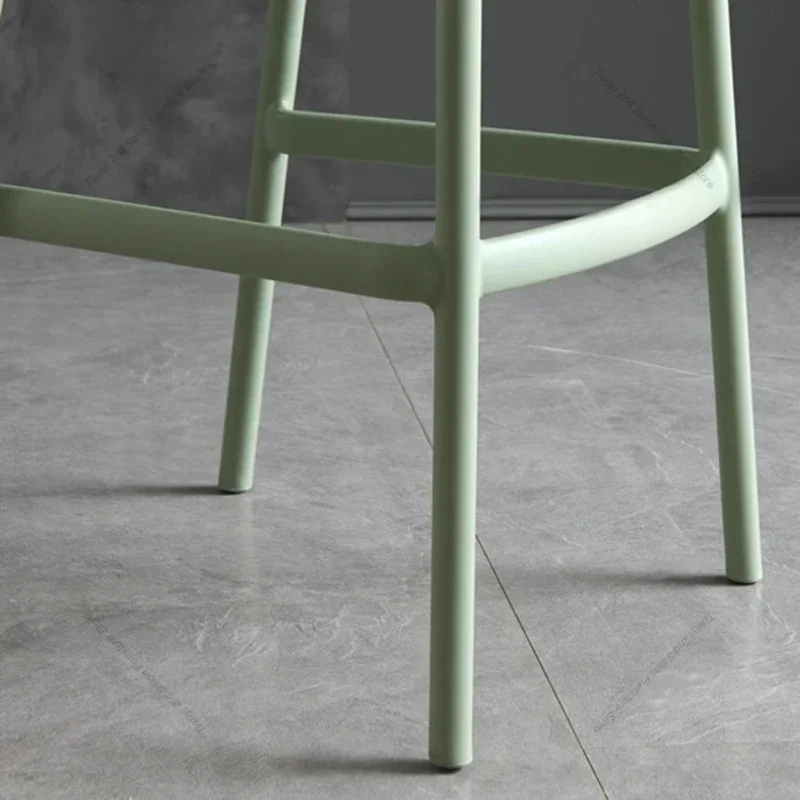 Рисунок 3 - Современные удобные барные стулья в японском стиле