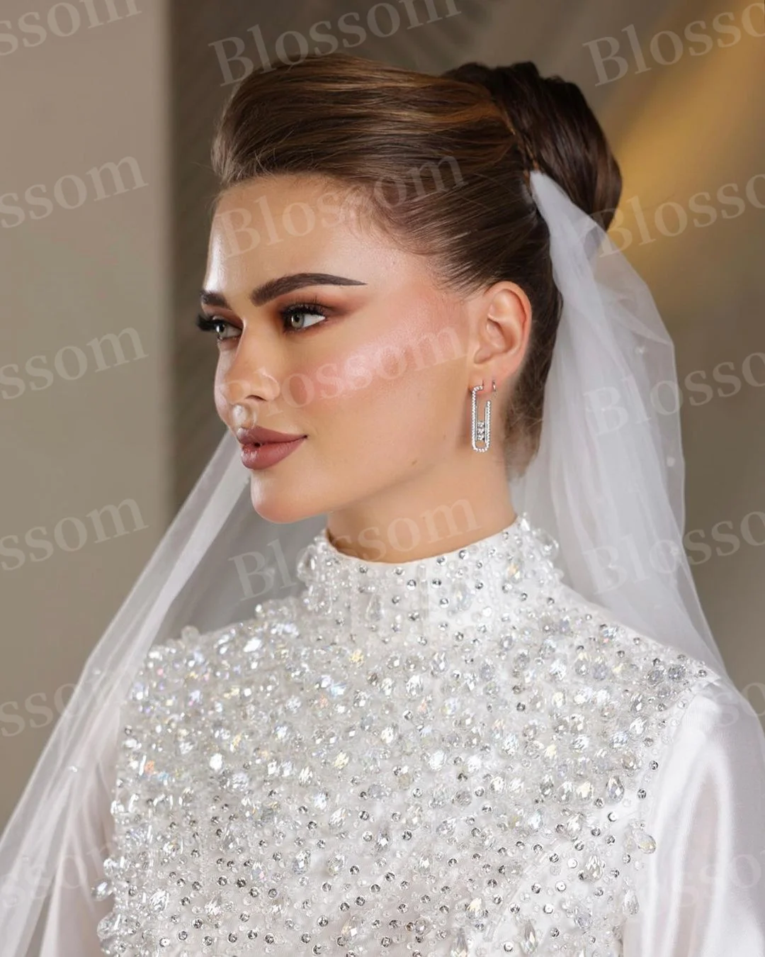 Saudi Arabia Hoge Hals Handbeadings Luxe Trouwjurken Voor Vrouwen Lange Mouwen Strass High-End Custom Bruidsjurk