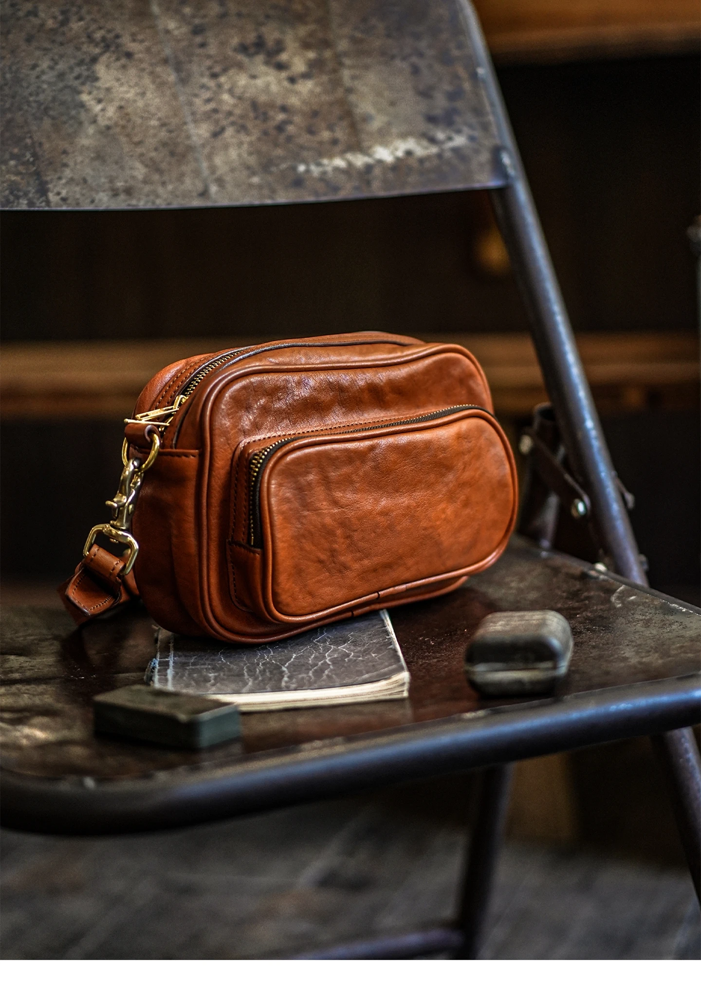 PNDME einfache, handgefertigte Vintage-Umhängetasche aus hochwertigem Echtleder für Herren, lässige Designer-Luxus-Schultertasche aus echtem Leder. – Detail 8
