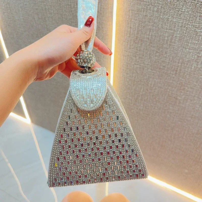 

New 2024Luxury Women Clutch Bag Evening Bags Diamond Rhinestones Clutches Silver Black Gold Crystal Wedding Party Handbags