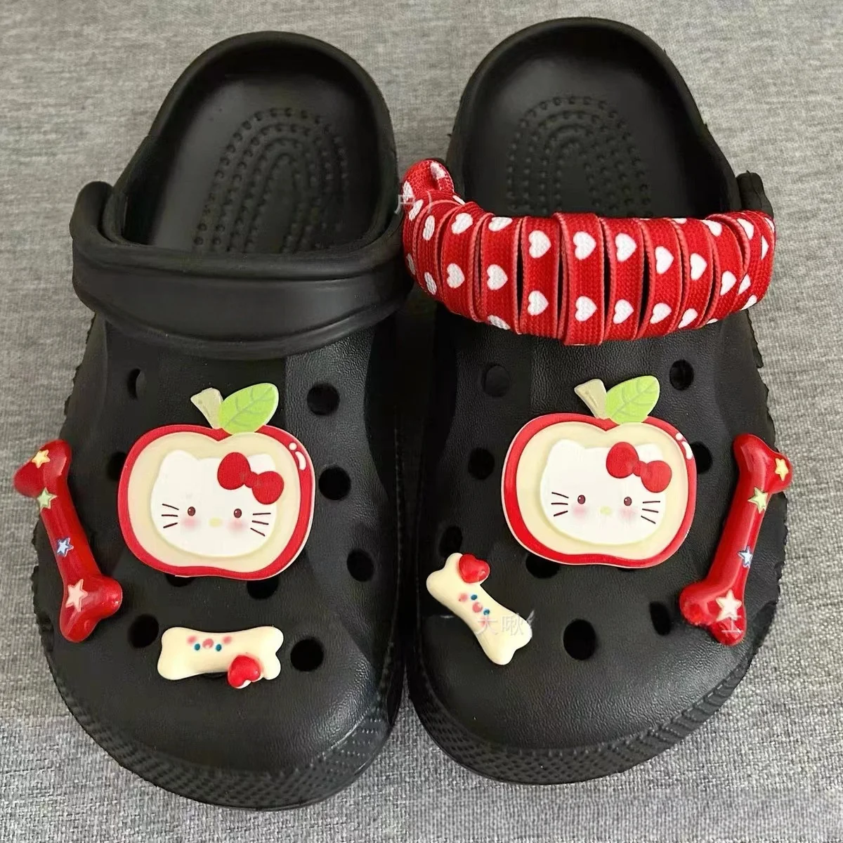 Miniso Hello Kitty Cartoon Shoe Charms Set  Love Strap Hole Shoes Buckle Red Small Bone Removable Shoe Buckle Diy Shoe Accessori