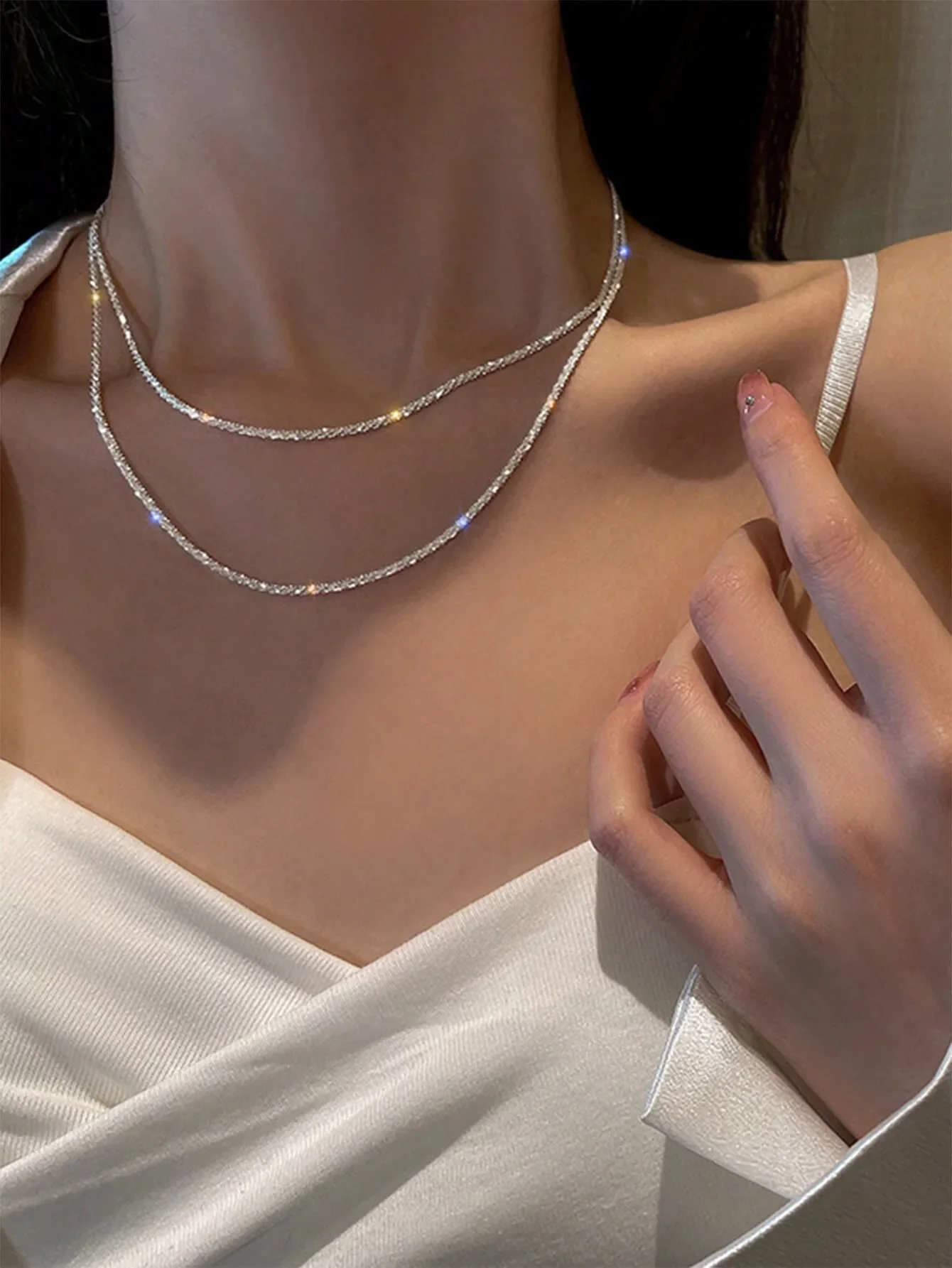 2026 Juego de 2 piezas de collar de capas con colgante de cruz de circonita cúbica microincrustada en color plata, moderno y sencillo, el regalo perfecto