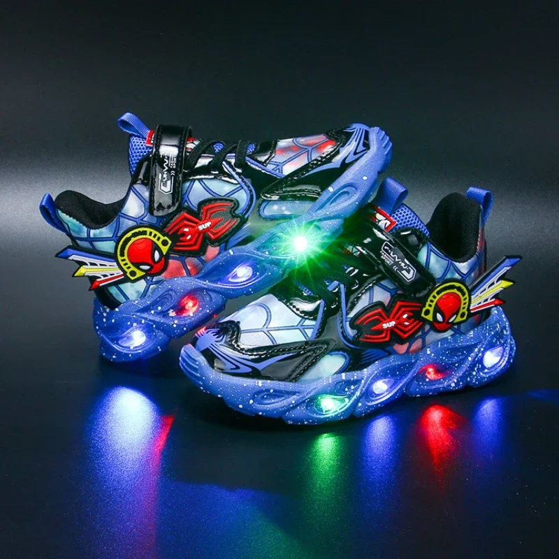 Ragazzi Spiderman Sneakers Disney LED scarpe sportive per bambini scarpe da studente moda antiscivolo scarpe da esterno per bambini scarpe in pelle