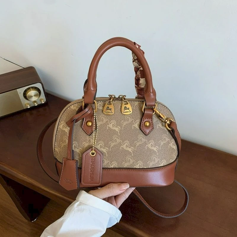 

2025 New in Handbags for Women Fashion Versatile Commute Office Lady Luxury Crossbody Bags Female Light High Quality Shell Bags