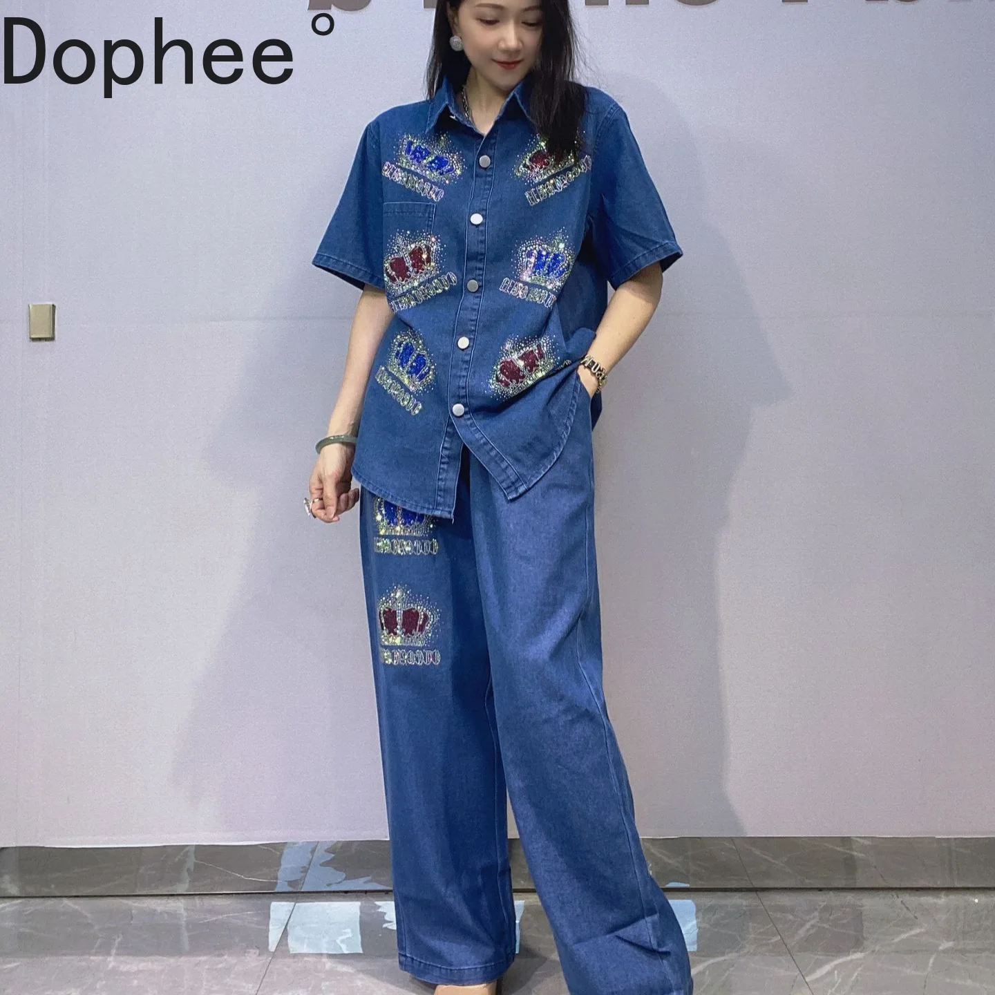 

Модный женский джинсовый комплект из двух предметов, роскошная корона, свободная рубашка с короткими рукавами, топ + широкие прямые джинсы с эластичной резинкой на талии