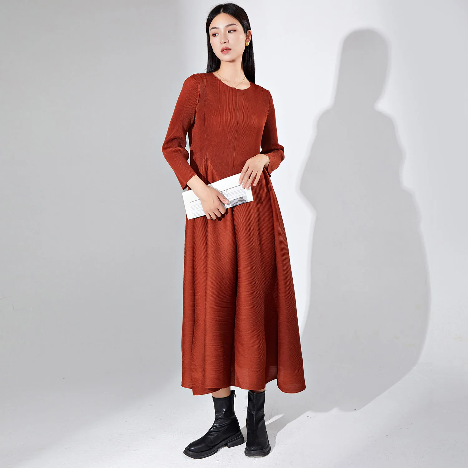 

Women Dresses Miyake Pleated Fashion Design O-neck Long Sleeve high-elastic A-line Dress Tide