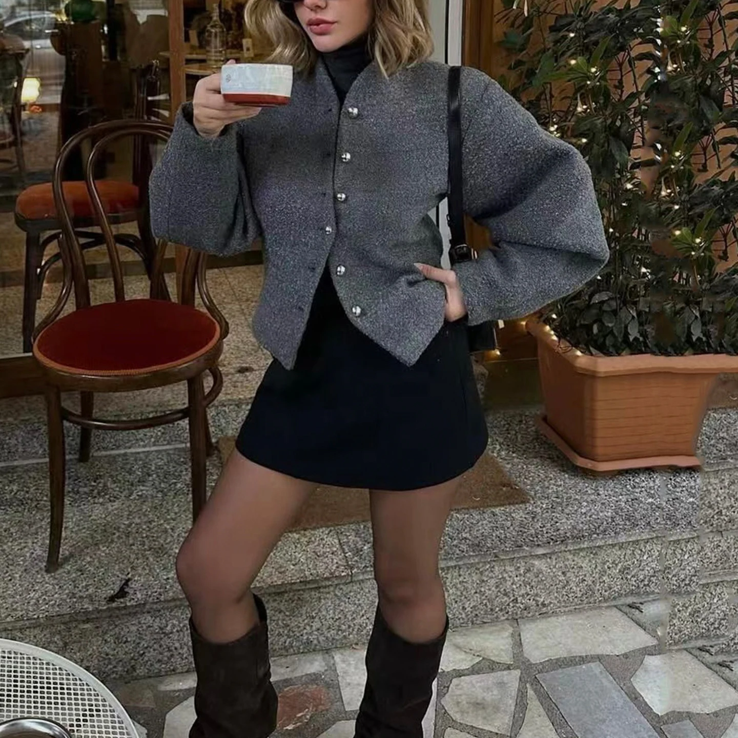 

2025 Autumn New Women's Sle Long Sve Jaet Button Decorated Versatile Simple Personali Commute Wind Loose Fit Polyester