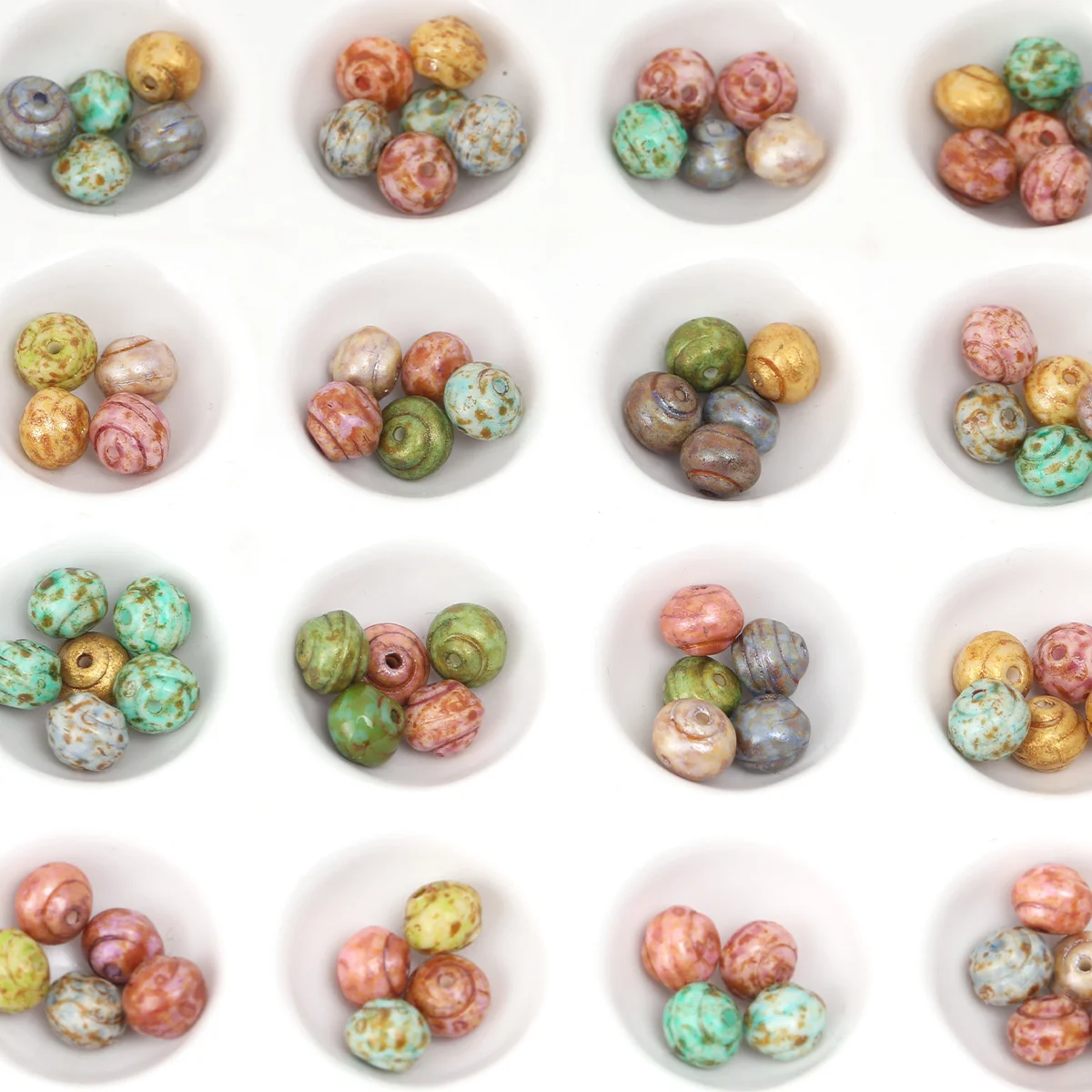 About 18/36pcs Random Color Oval Shaped Glass Beads 0.65cm, Hole Size 0.1cm, Suitable for DIY Braiding, Earrings and Handmade