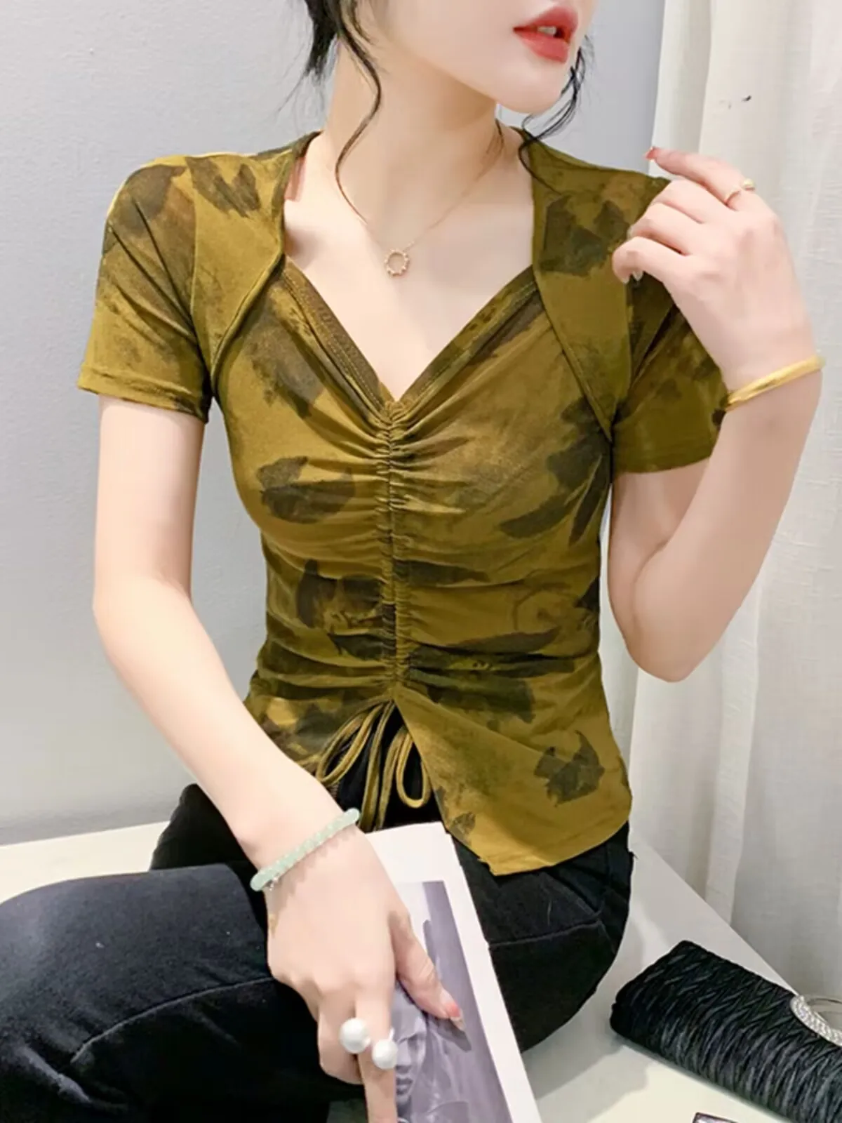 2024 High Quality French Style Splicing Female T-shirt Summer V-neck Woman S-4XL Short Sleeves Chic Shirring Dressed To Kil